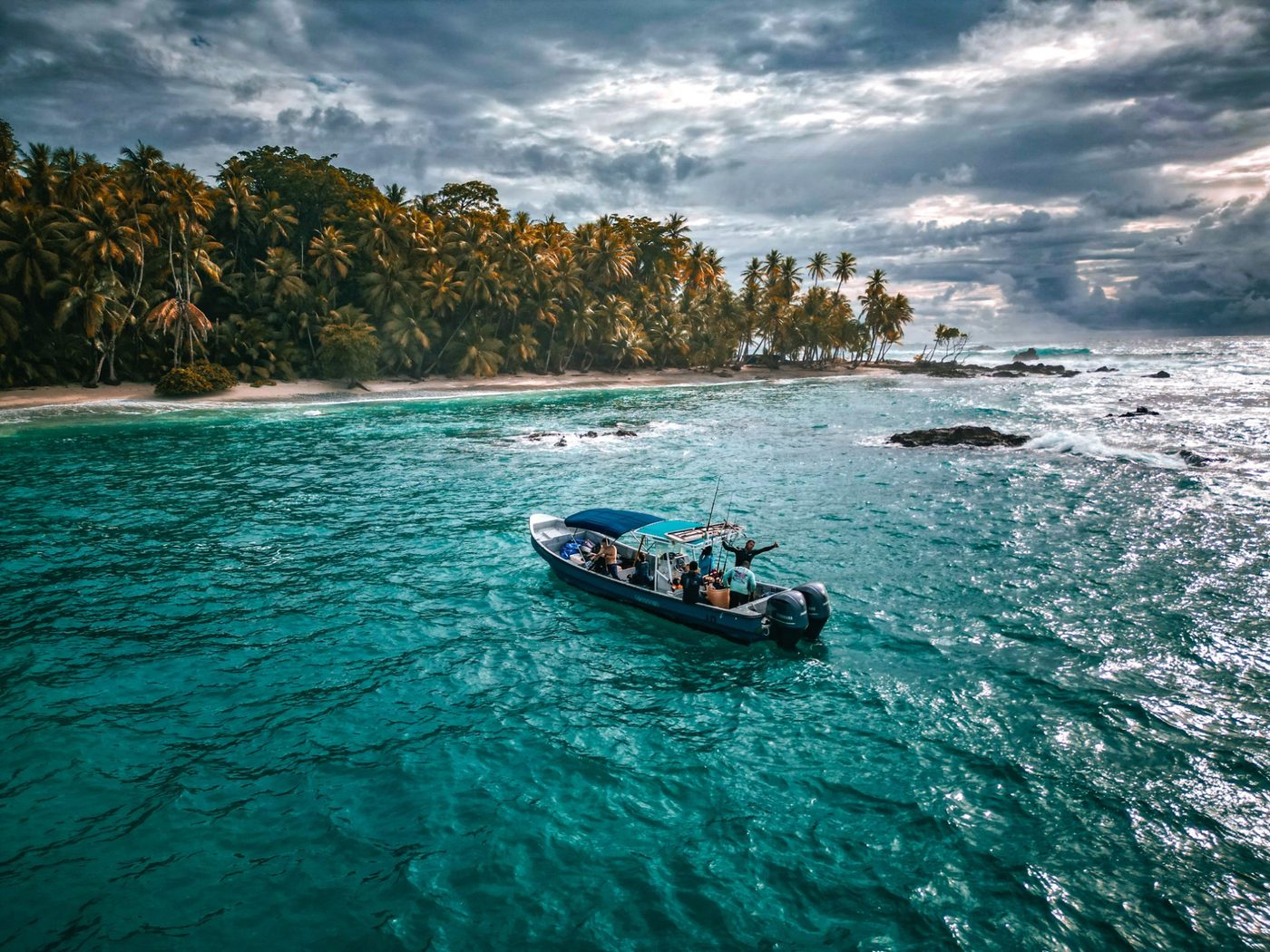 Wild island fishing Panama